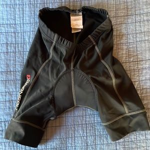 Kids Louis Garneau bike shorts size 7-8
